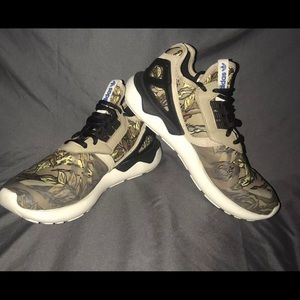 Adidas Tubular Size 7 Runner